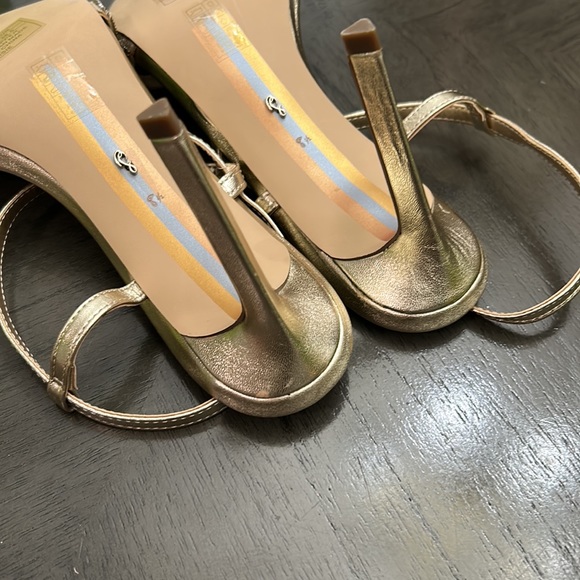 Sam Edelman Daisie Sandals Molten Gold - Picture 10 of 15